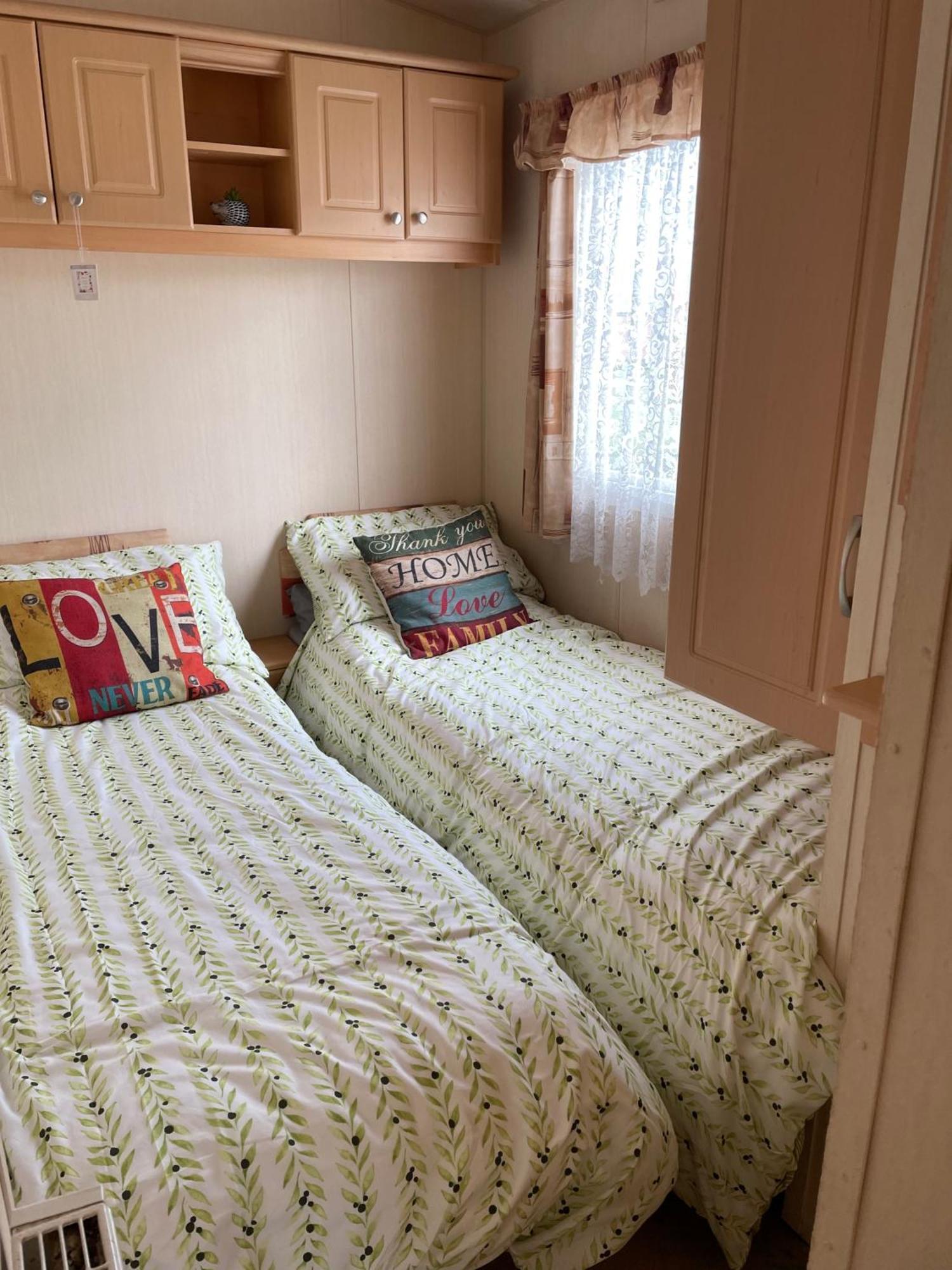 Cozy Camber Caravan 3 Bedroom Retreat With Decking Rye Εξωτερικό φωτογραφία