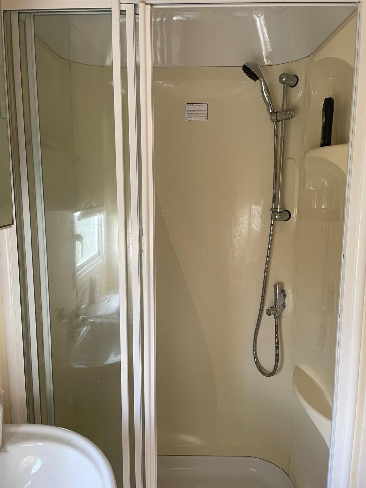 Cozy Camber Caravan 3 Bedroom Retreat With Decking Rye Εξωτερικό φωτογραφία