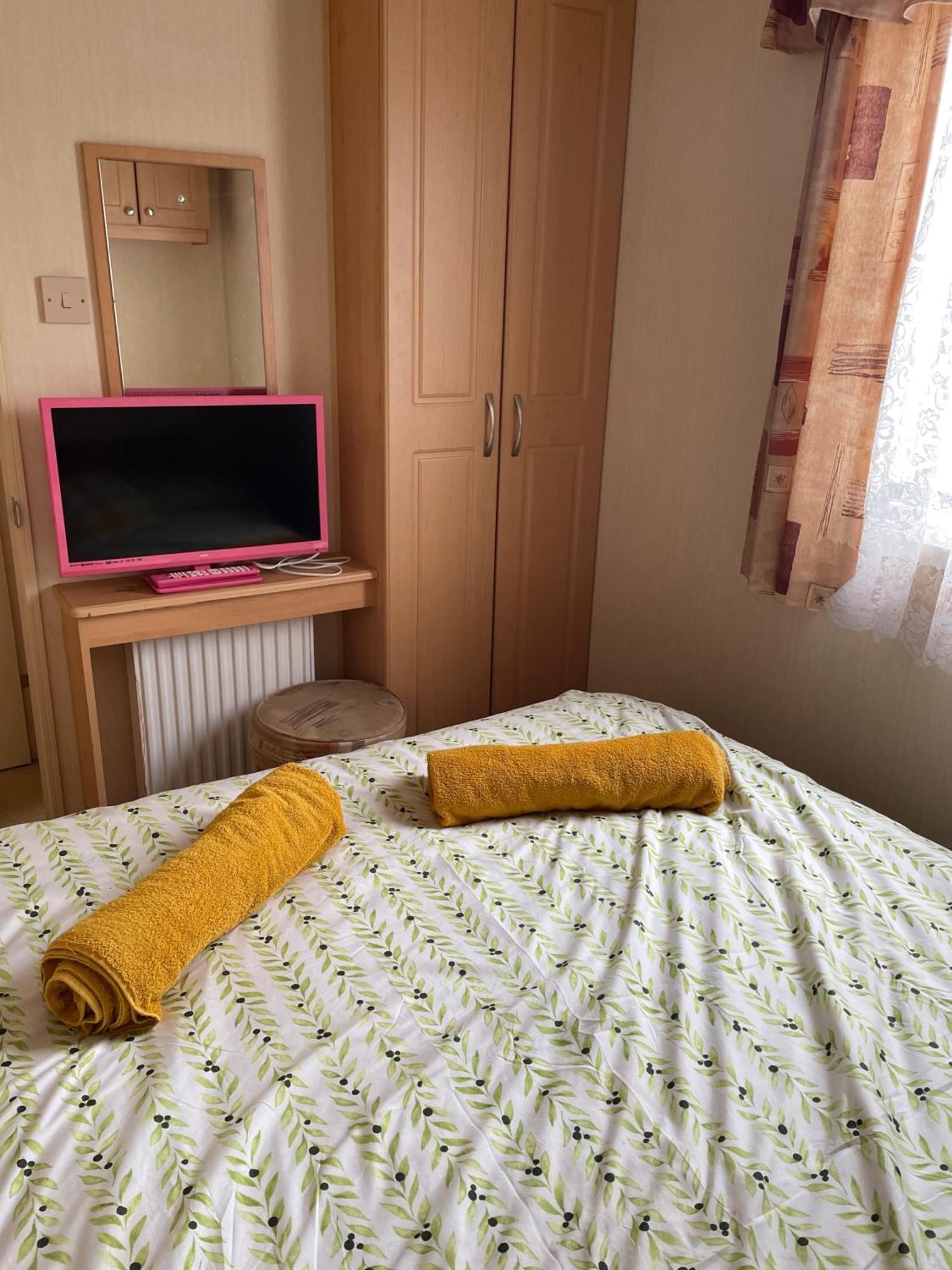 Cozy Camber Caravan 3 Bedroom Retreat With Decking Rye Εξωτερικό φωτογραφία