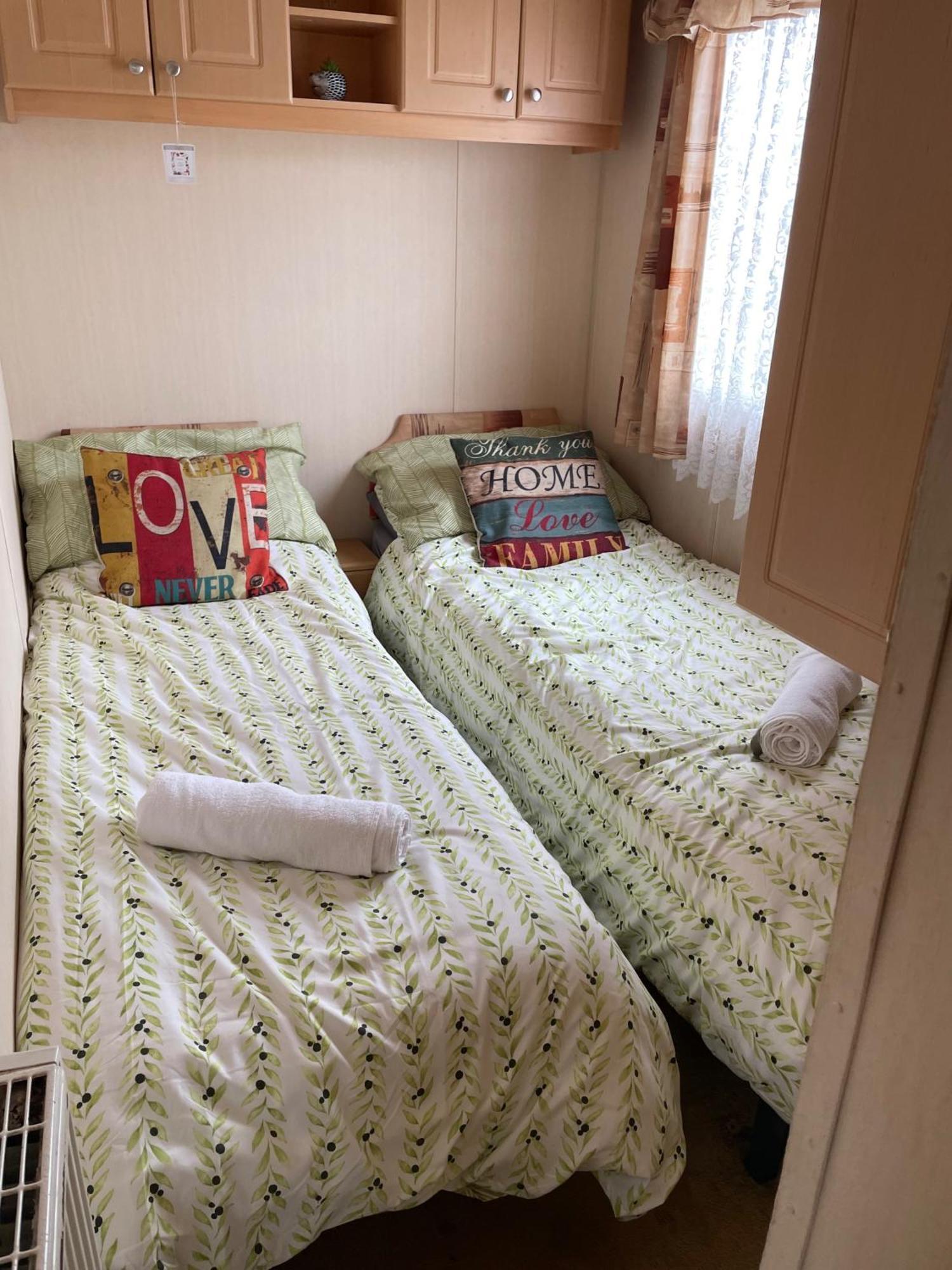 Cozy Camber Caravan 3 Bedroom Retreat With Decking Rye Εξωτερικό φωτογραφία
