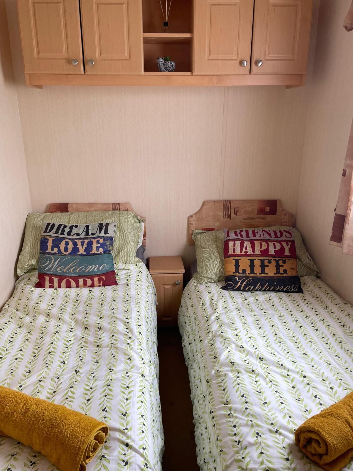 Cozy Camber Caravan 3 Bedroom Retreat With Decking Rye Εξωτερικό φωτογραφία